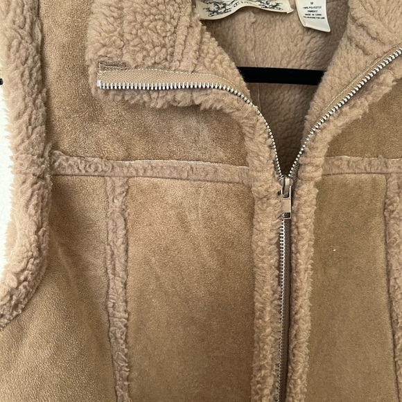 Tiara Vest - Picture 4 of 4